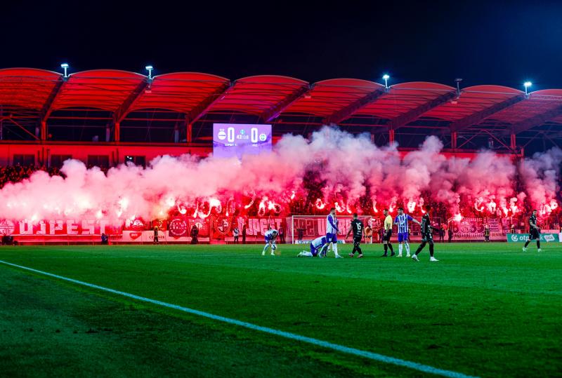 Hivatalos közlemény: Az Újpest csapata zárt kapus büntetésben részesült.