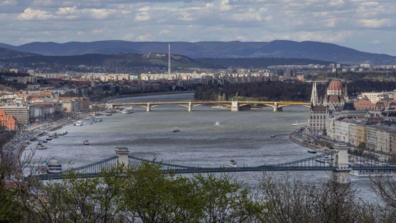 Ukrán kapitány állhat a budapesti hajóbaleset mögött - Mandiner

A legfrissebb információk szerint egy ukrán hajóskapitány is szerepet játszhatott a budapesti hajóbaleset körüli eseményekben. A baleset részletei egyre inkább napvilágot látnak, és a hatósá