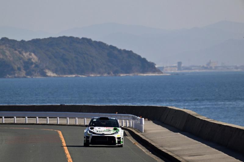 Kovalainen egy büntetéssel indította a japán bajnokságot, míg Katsuta édesapja diadallal kezdte meg a versenyt.