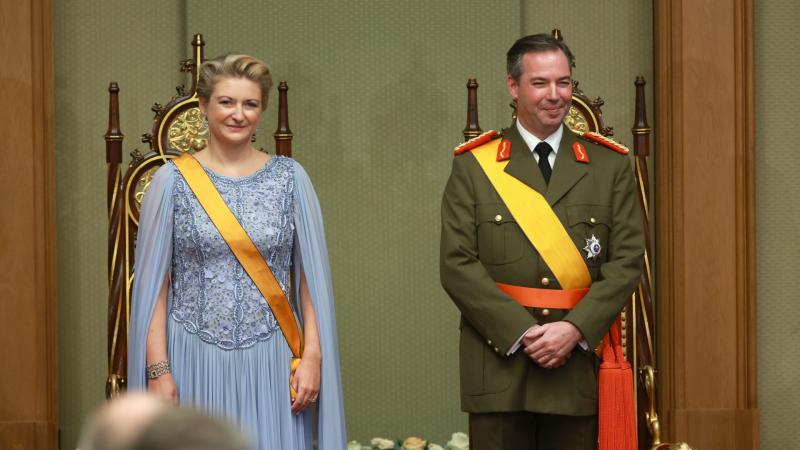 Európa egyik monarchiájában új fejezet kezdődik, hiszen a trónra egy új uralkodó lépett.
